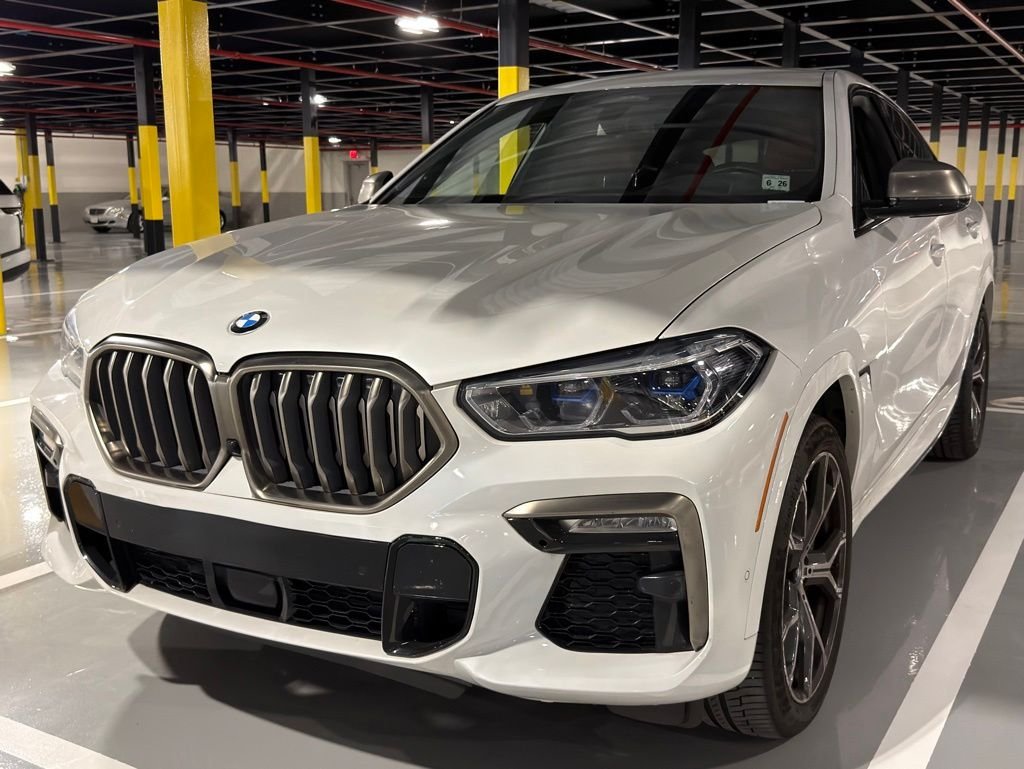 2021 BMW X6 M50i's photo