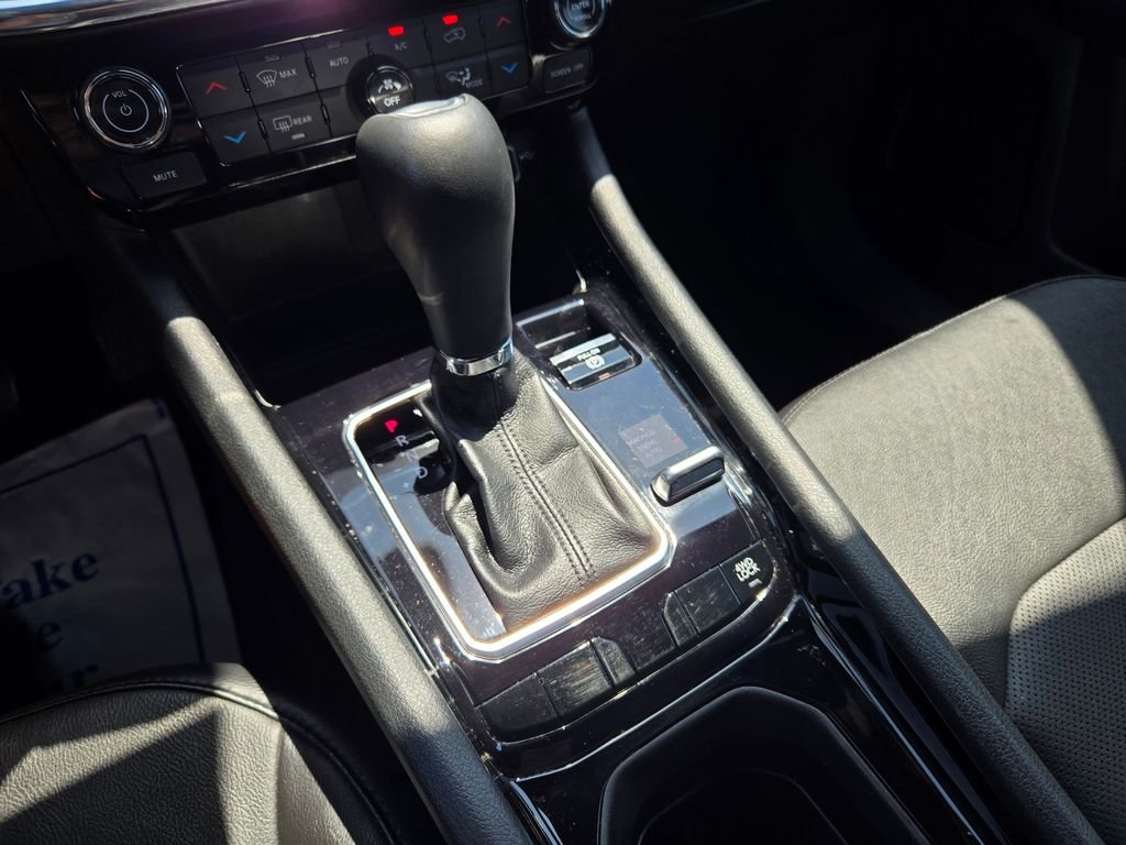 Used 2023 Black Jeep Limited image 24