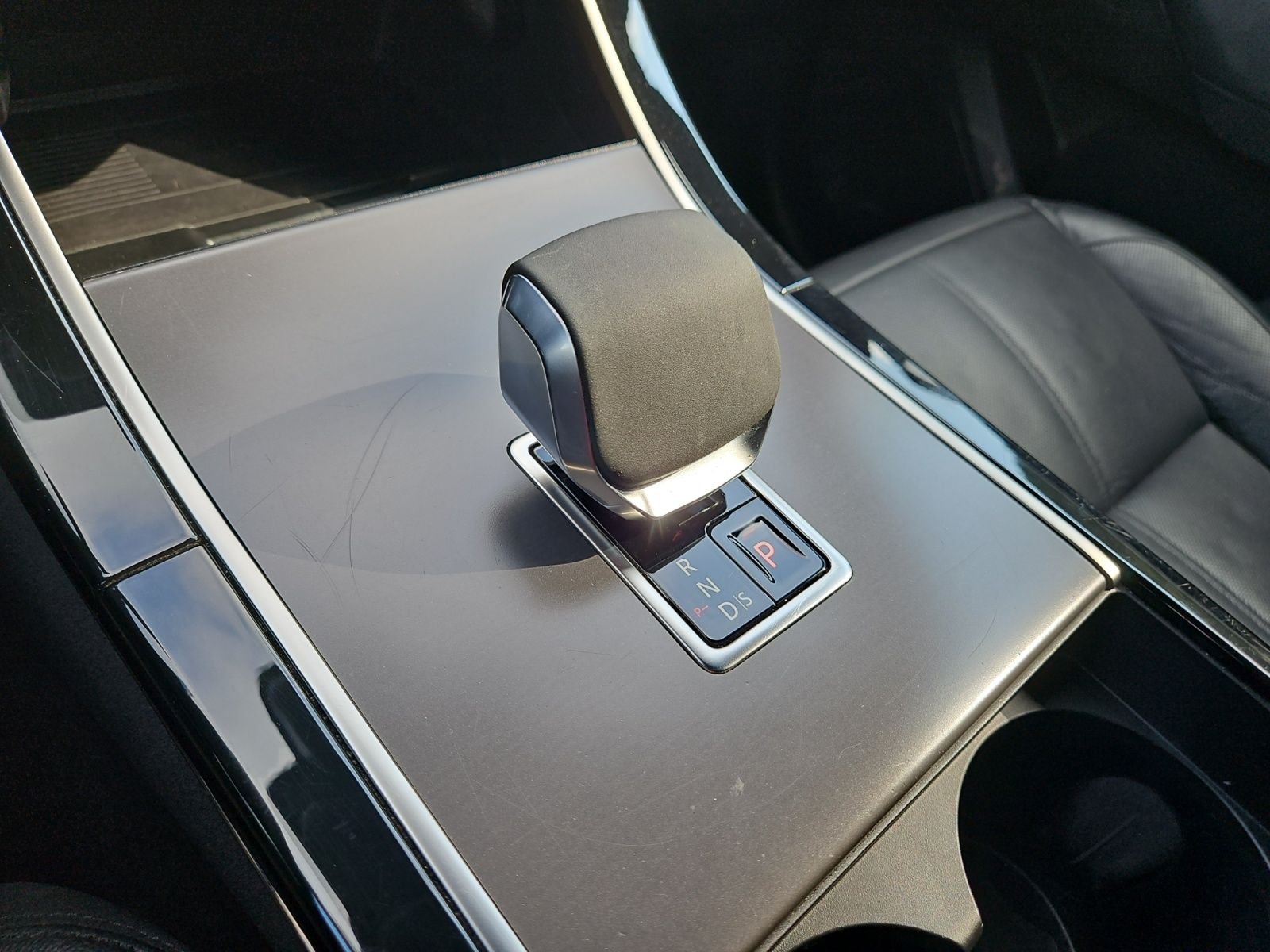 Used 2025 Gray Land Rover Dynamic SE image 26