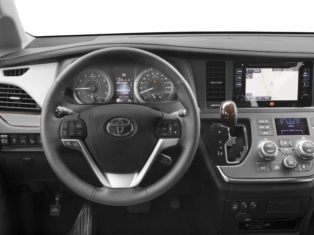 Used 2017 Blizzard Pearl Toyota XLE Premium image 7