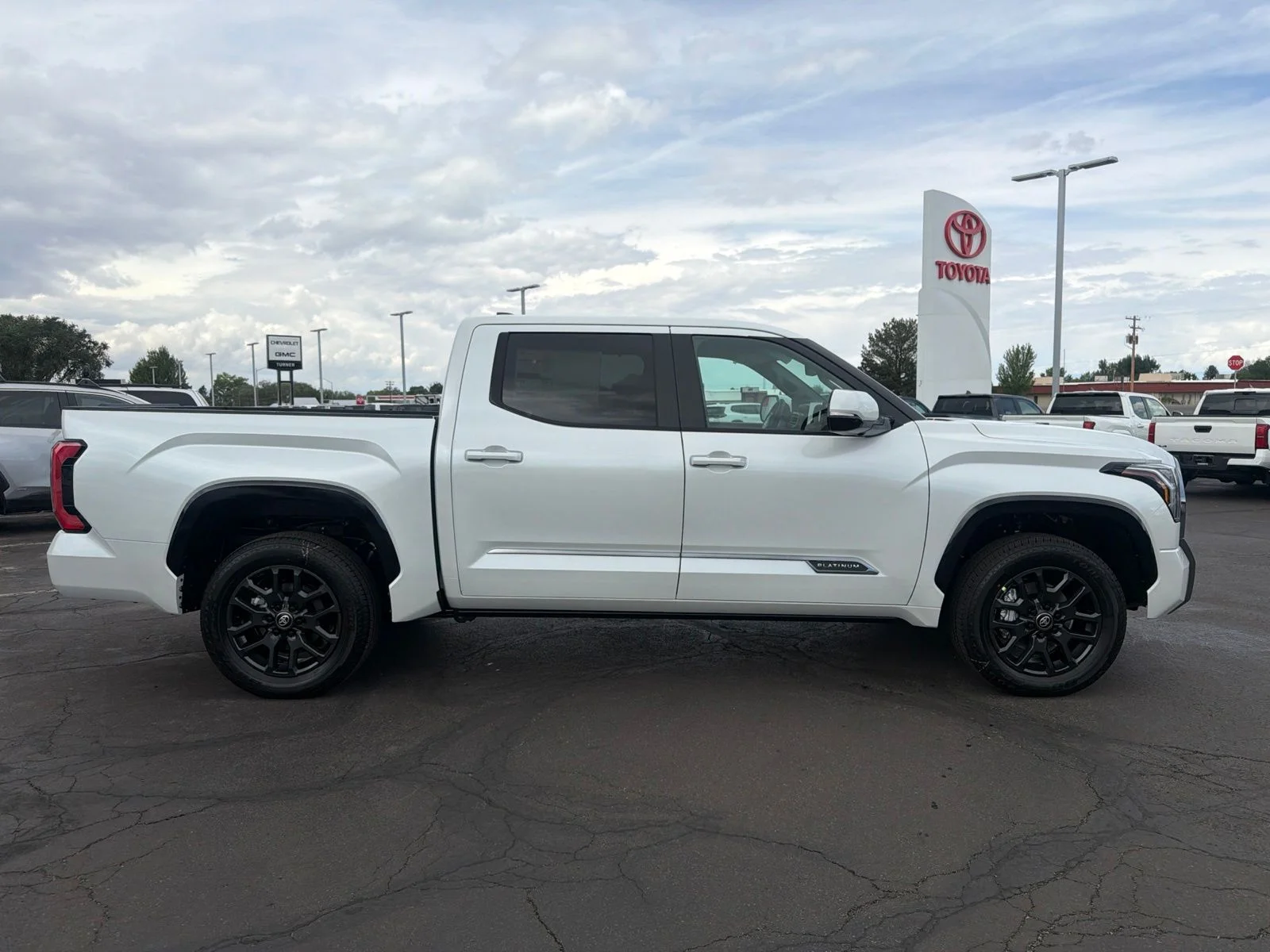 New 2026 Wind Chill Pearl Toyota Platinum image 8