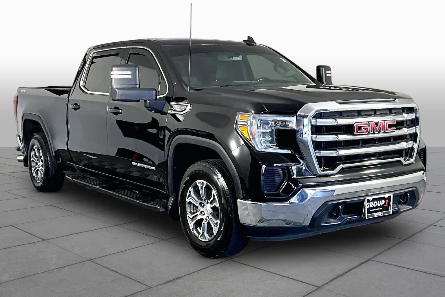 Used 2020 Onyx Black GMC SLE image 3