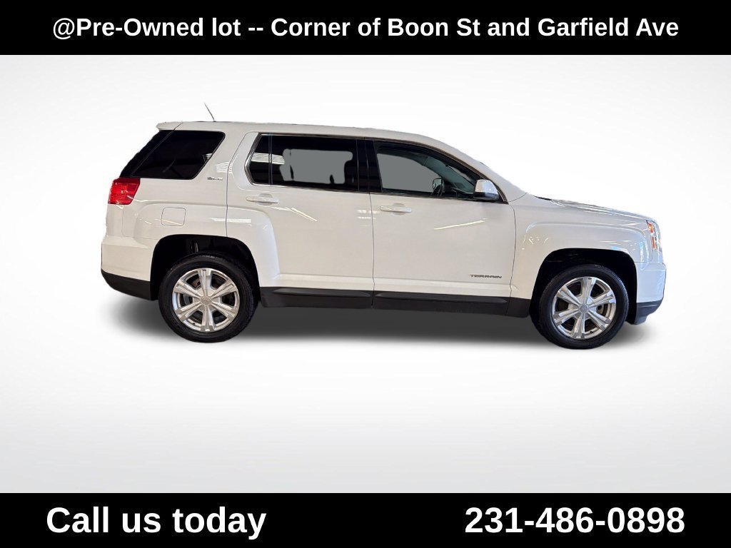 Used 2017 SUMMIT WHITE GMC SLE image 6
