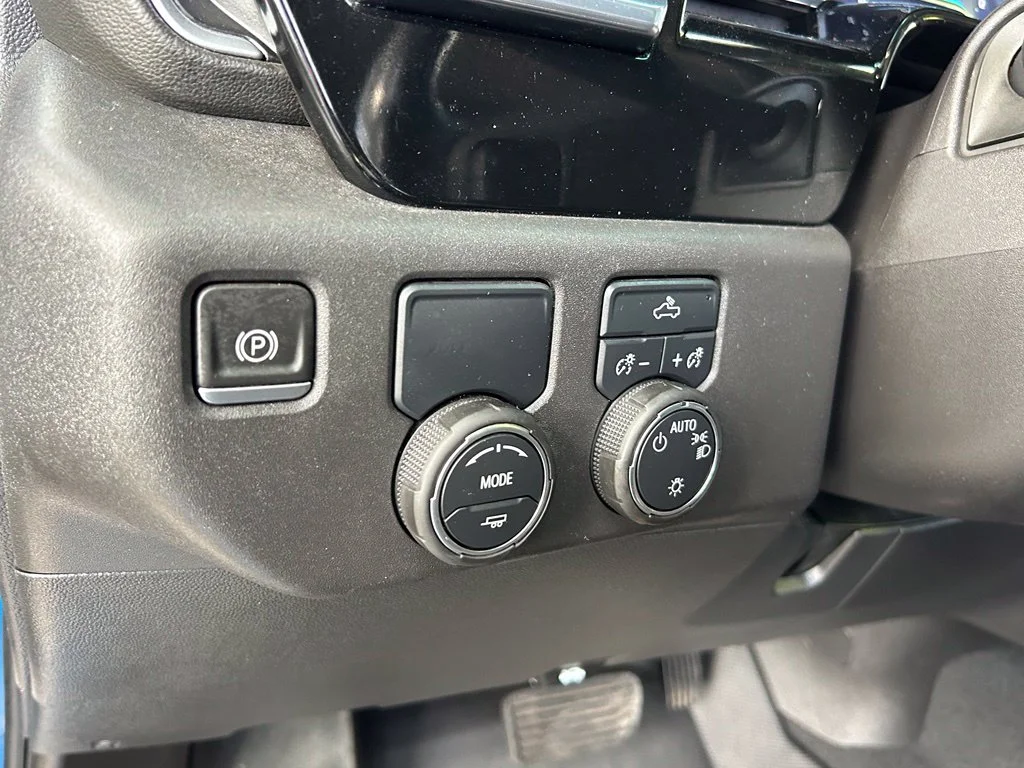 Used 2022 Glacier Blue Metallic Chevrolet LT image 17