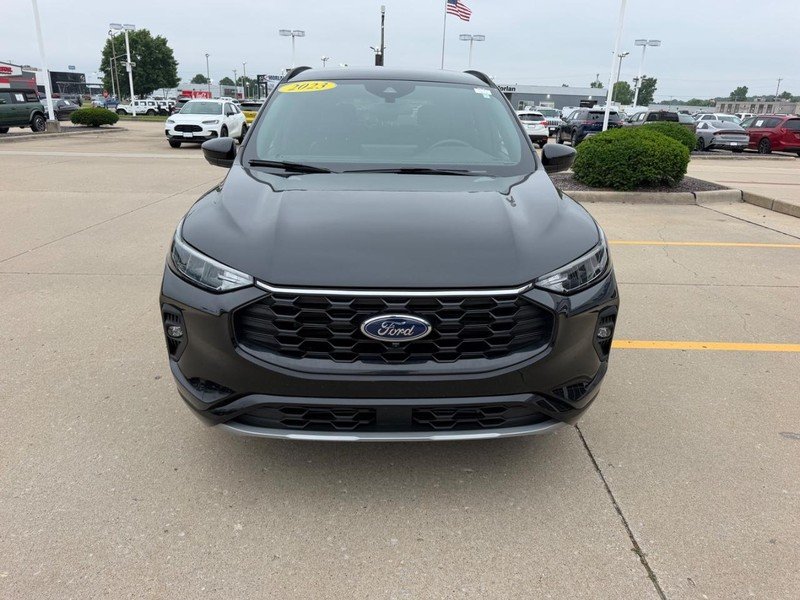 Used 2023 Agate Black Metallic Ford ST-Line Select image 8