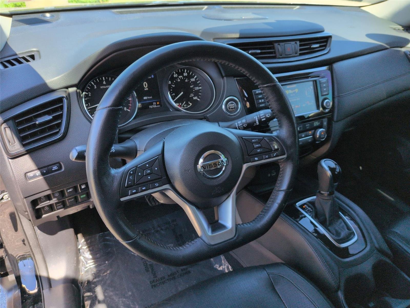Used 2018 Magnetic Black Nissan SL image 19