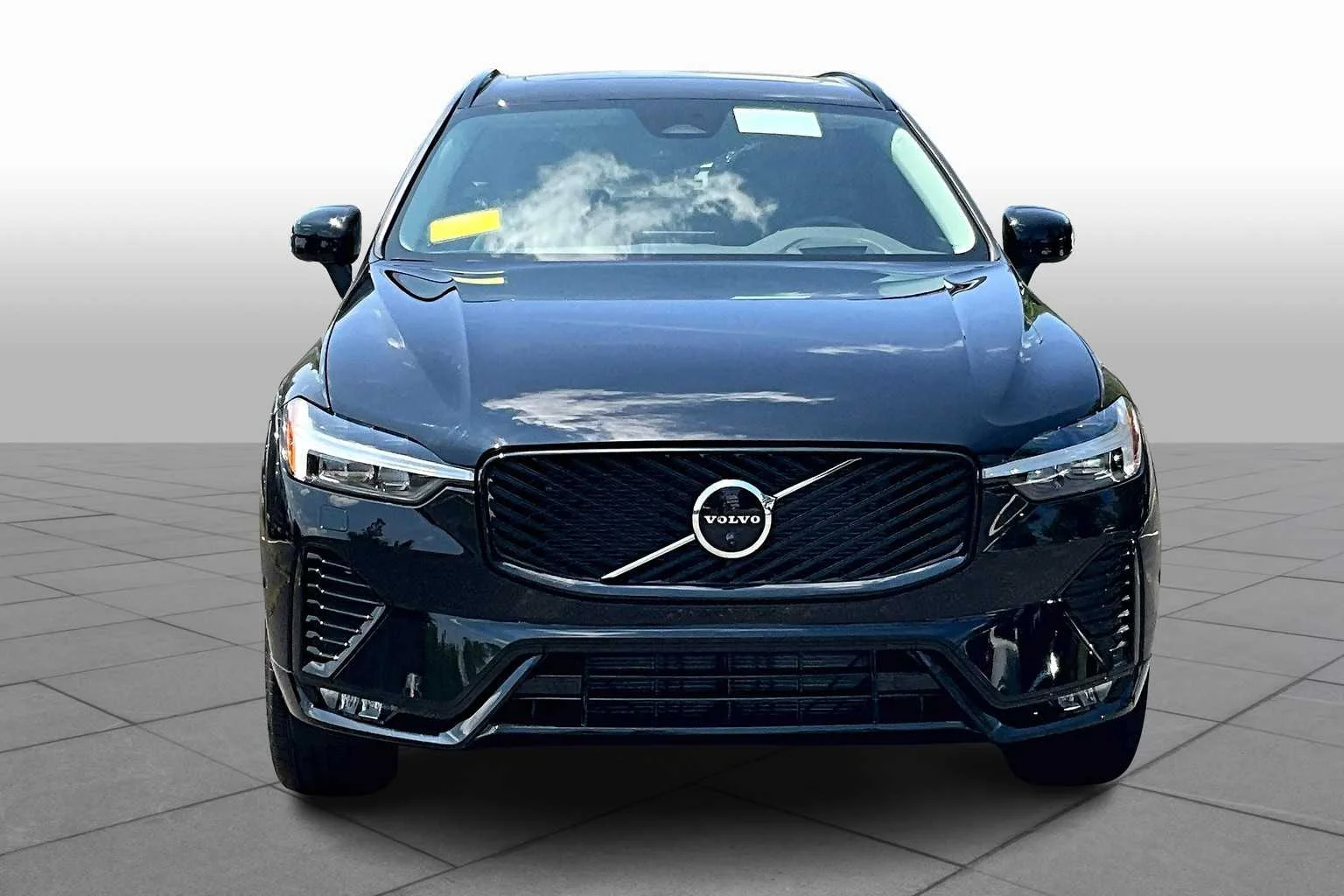New 2026 Onyx Black Metallic Volvo Ultra image 2