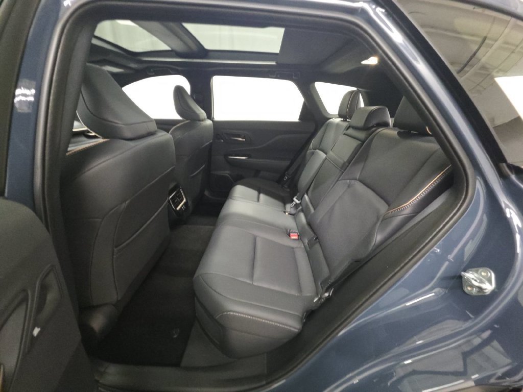 Used 2025 White Toyota Limited image 7