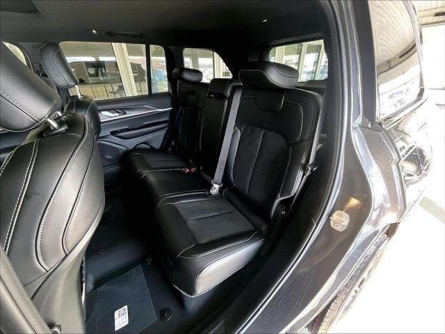 New 2026 Baltic Gray Metallic Clear-Coat Exterior Paint Jeep Laredo image 15