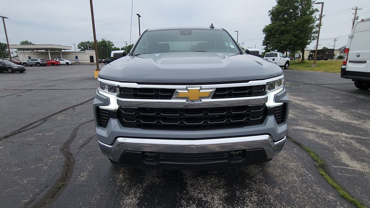 Used 2024 Slate Gray Metallic Chevrolet LT image 3
