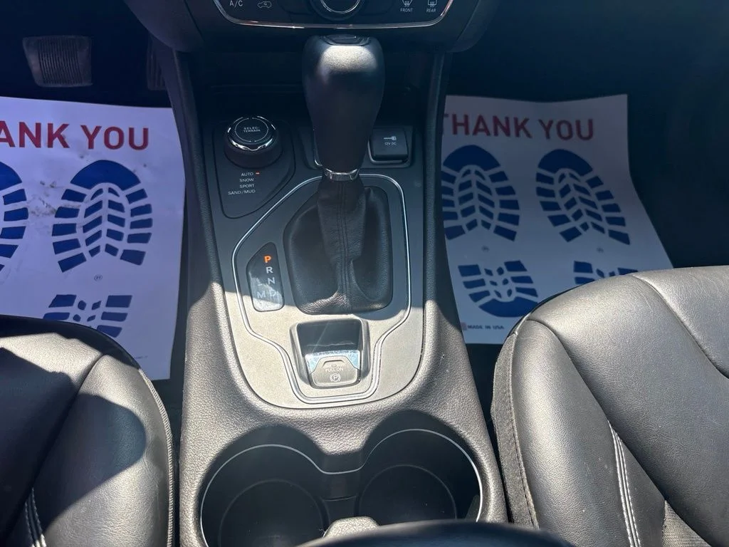 Used 2019 Gray Jeep Latitude Plus image 21