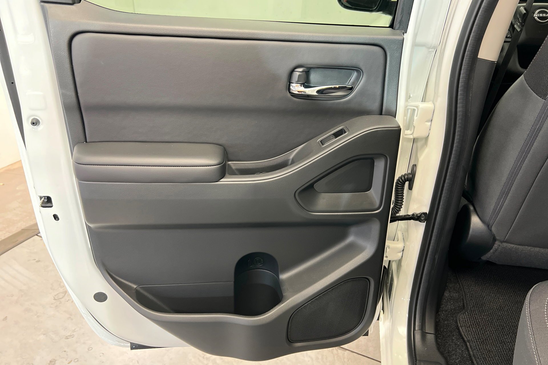 New 2026 Glacier White Nissan Crew Cab SV image 19