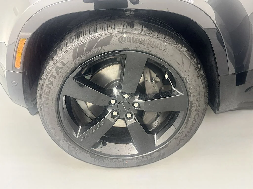 New 2026 Carpathian Grey Land Rover X-Dynamic SE image 31