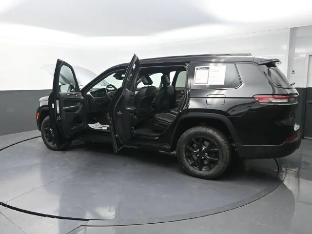 Used 2024 Black Jeep Altitude X image 36