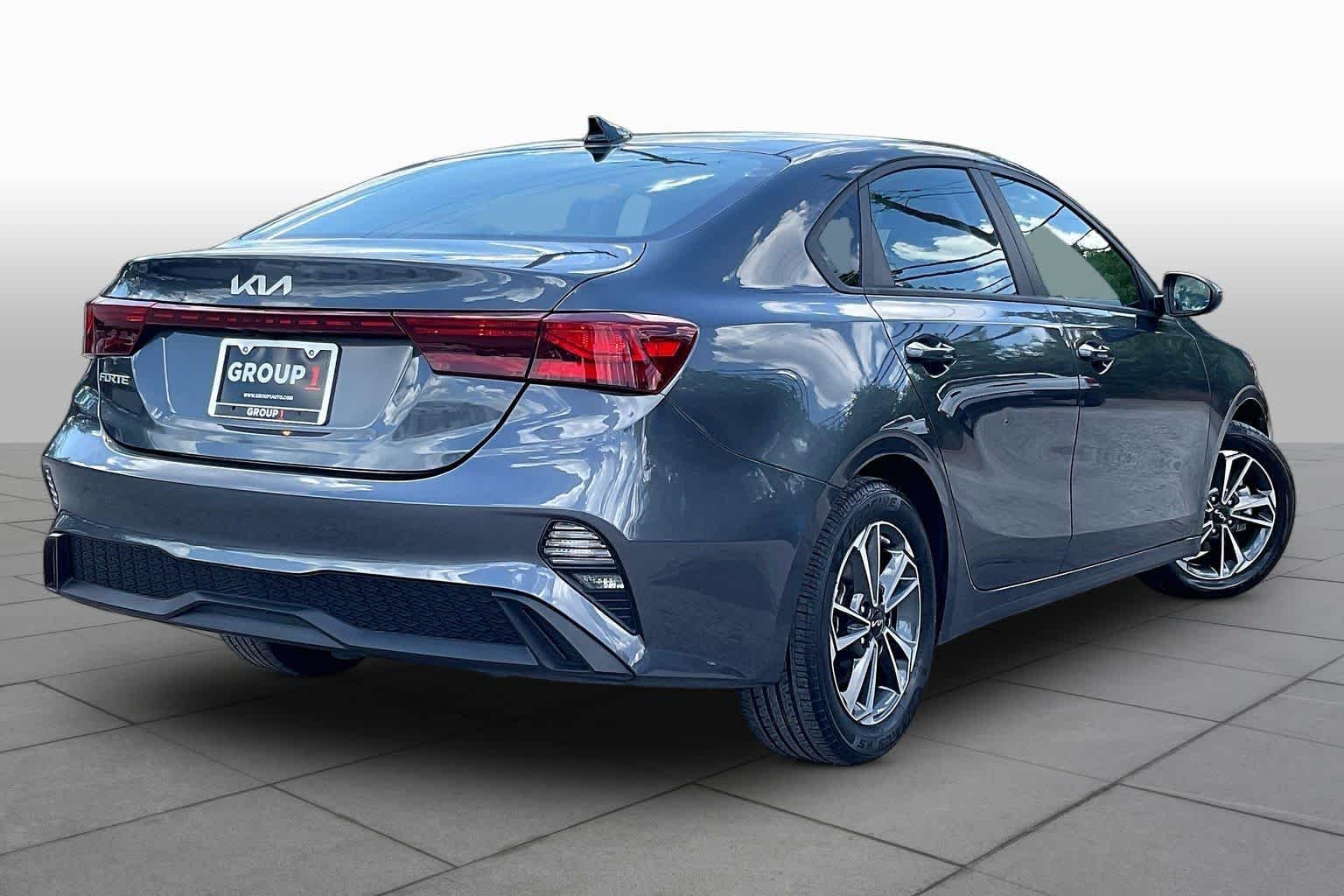Used 2024 Gravity Gray Kia LXS image 13