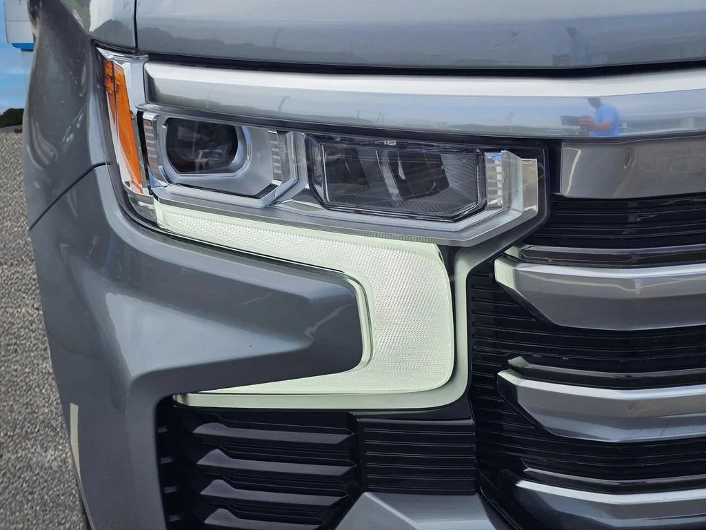 Used 2025 Sterling Gray Metallic Chevrolet High Country image 4