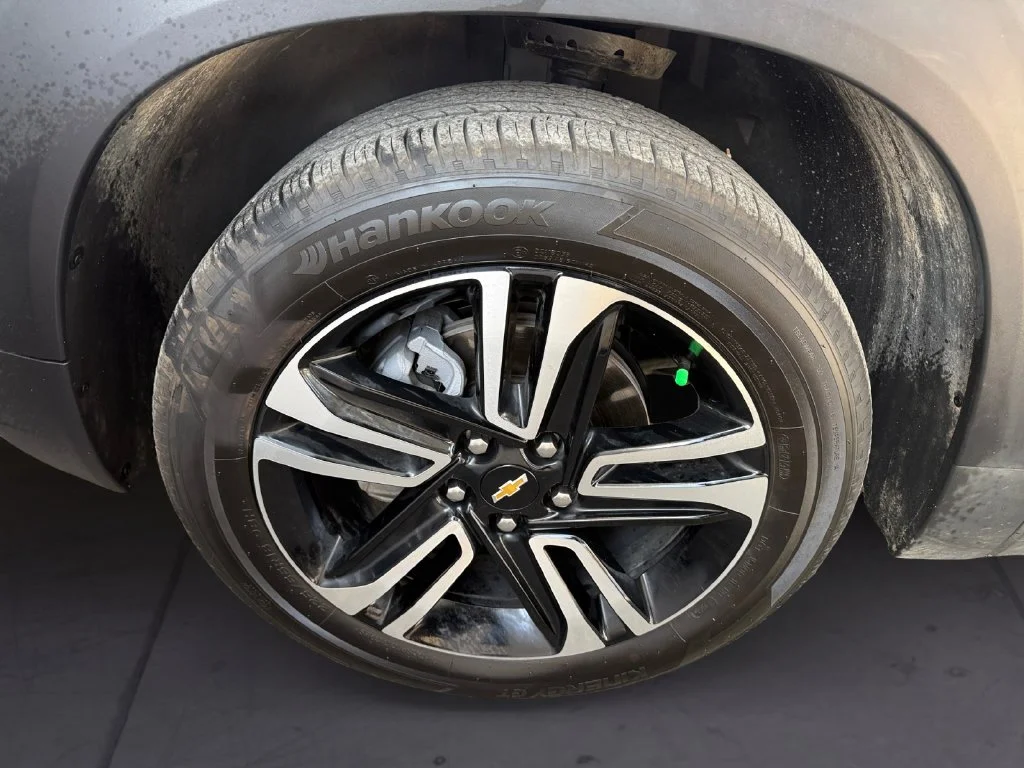 Used 2026 Gray Chevrolet LT image 9