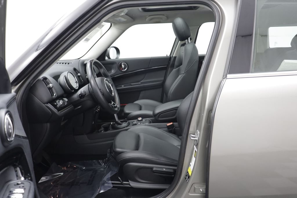 Used 2019 Silver Metallic MINI Signature image 5