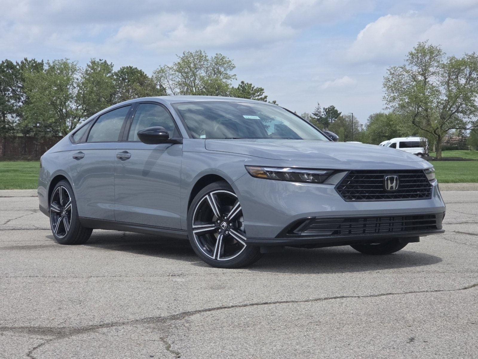 New 2026 Urban Gray Pearl Honda SE image 2