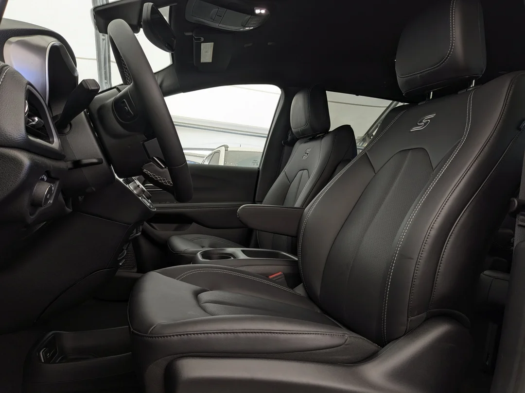 New 2026 Black Chrysler Select - - AWD - 3.6L Pentastar VVT V6 - S Appearance Pkg w/ 20 Whls & More! image 14