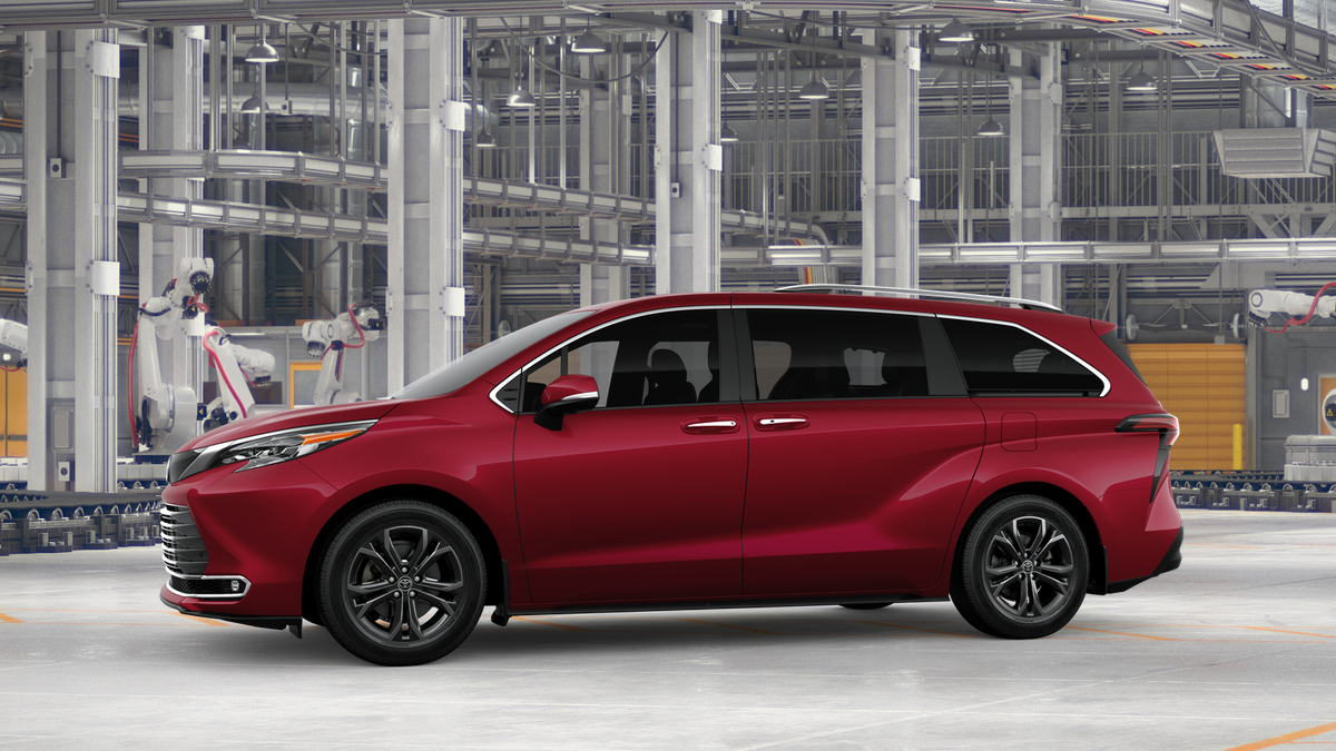 New 2026 Ruby Flare Pearl Toyota Platinum image 3