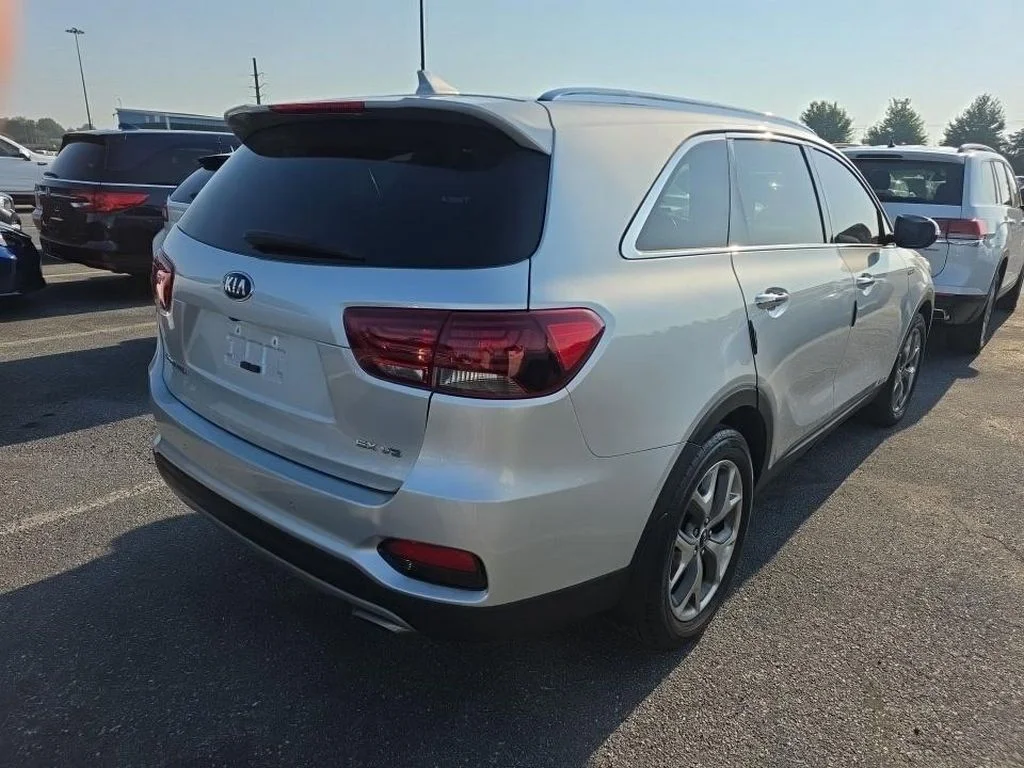 Used 2019 Silver Kia EX Sport image 4