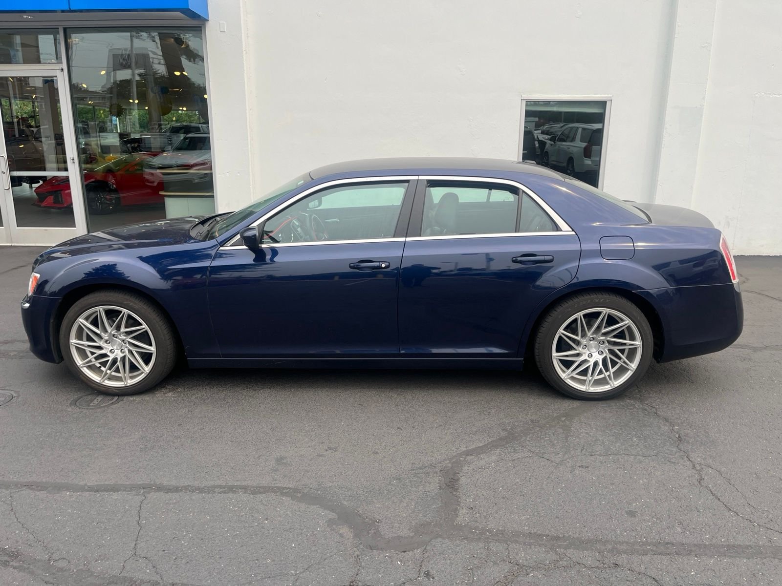 Used 2013 Jazz Blue Pearlcoat Chrysler Base image 3