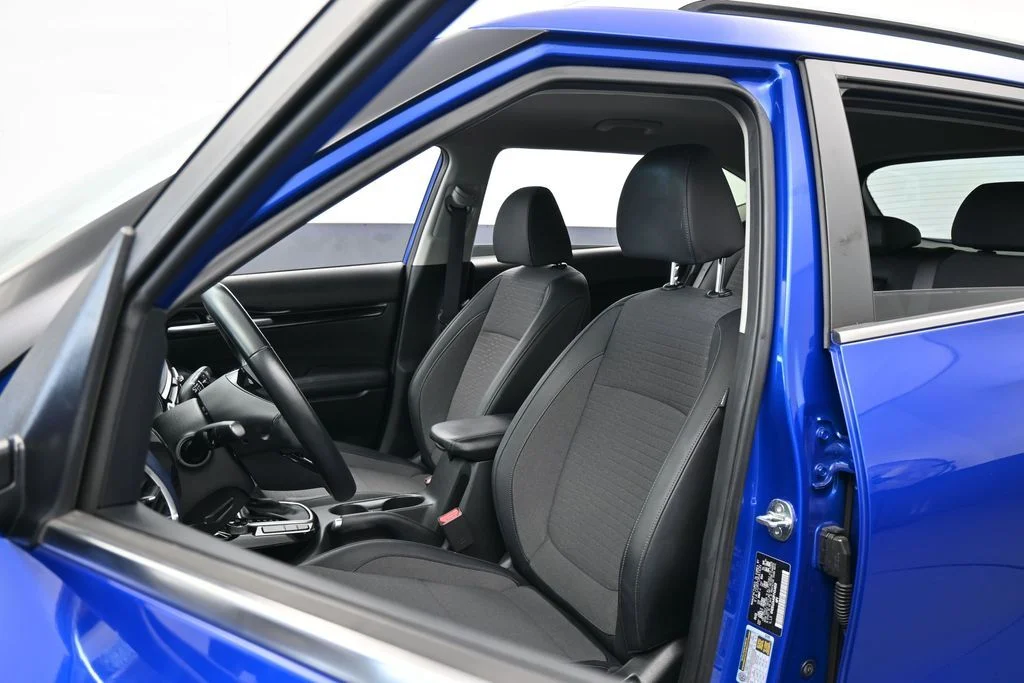 Used 2023 Neptune Blue Kia S image 9