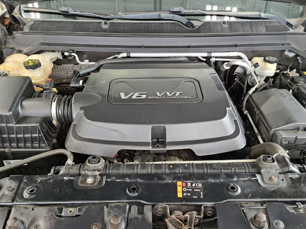 Used 2016 BLACK Chevrolet 4WD WT image 27