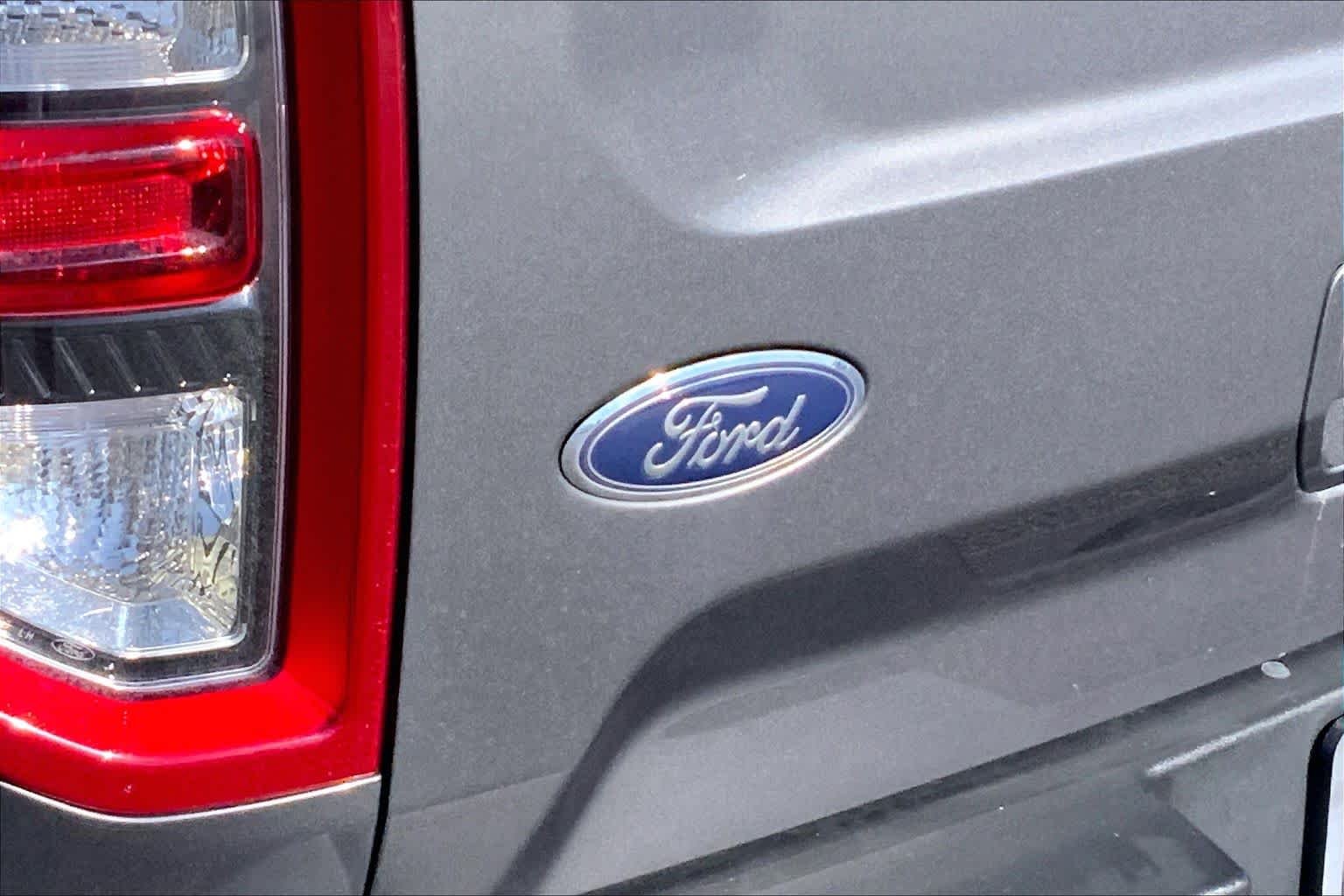 Used 2021 Carbonized Gray Metallic Ford Outer Banks image 10