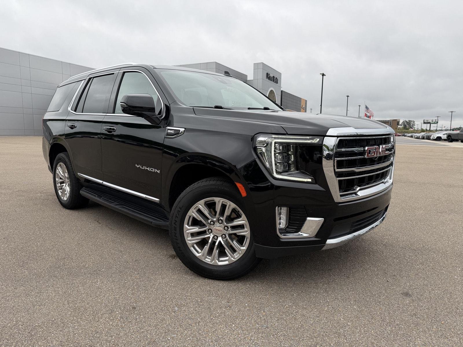 Used 2022 Onyx Black GMC SLT image 3