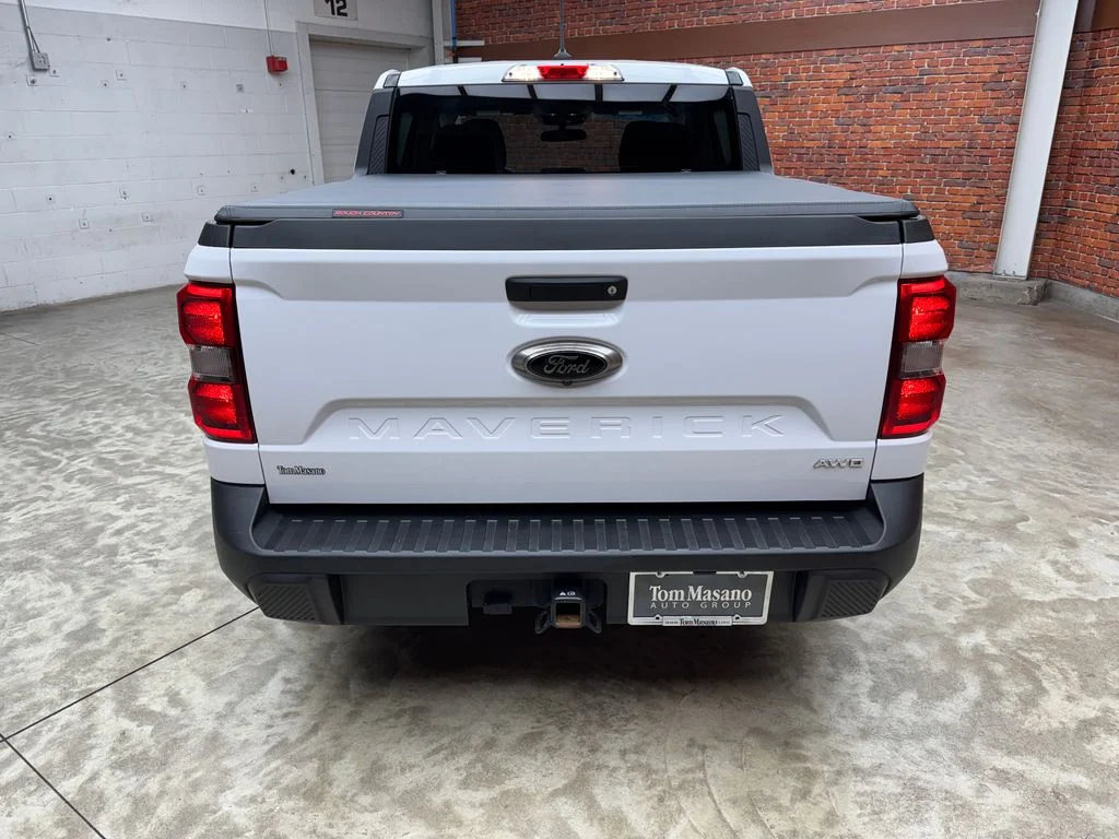 Certified Used 2024 Oxford White Ford XLT image 3