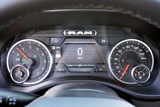 New 2026 Diamond Black Crystal Pearl-Coat Exterior Paint RAM Big Horn Sport Appearance Edition image 38