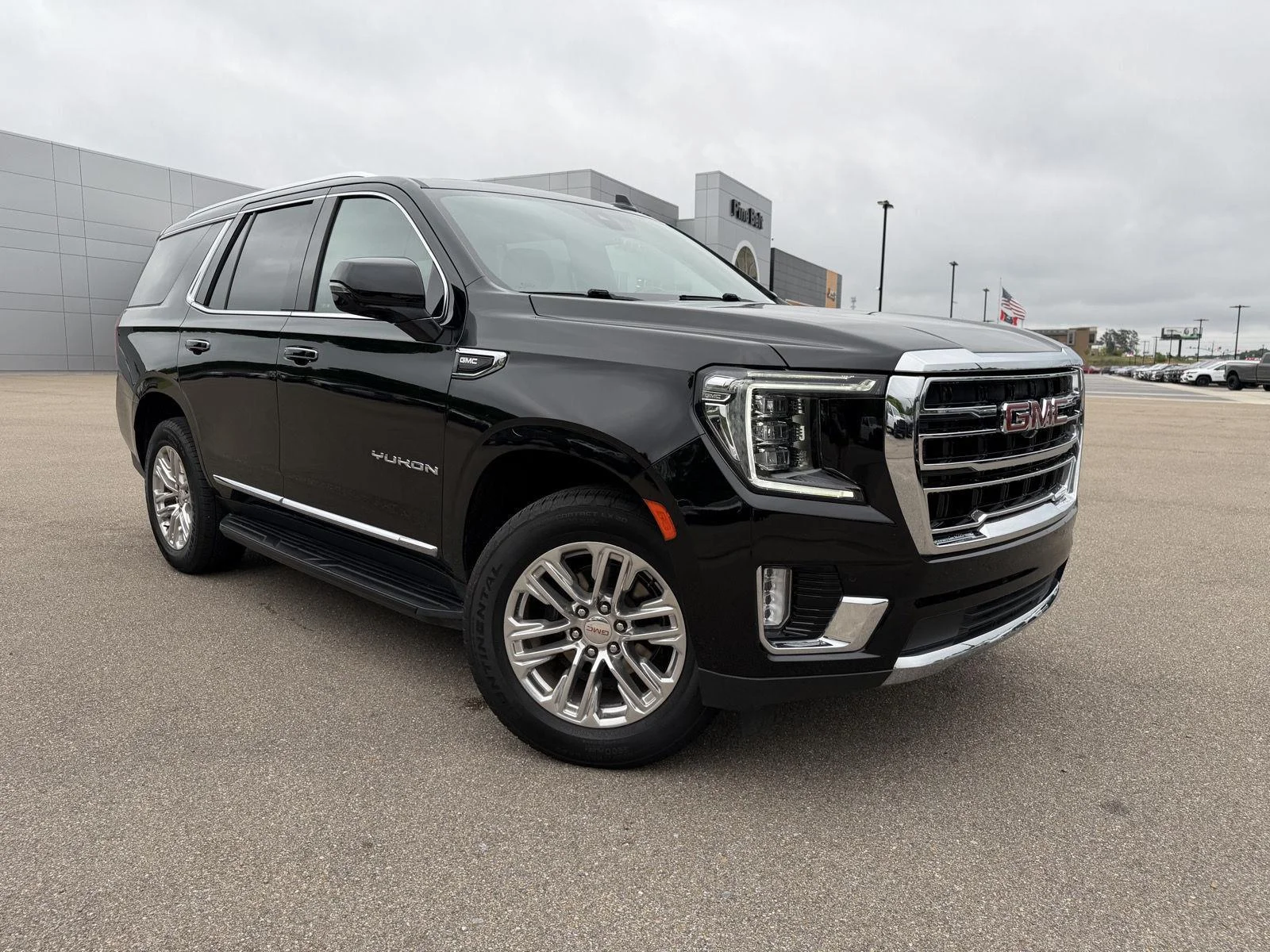 Used 2022 Onyx Black GMC SLT image 3