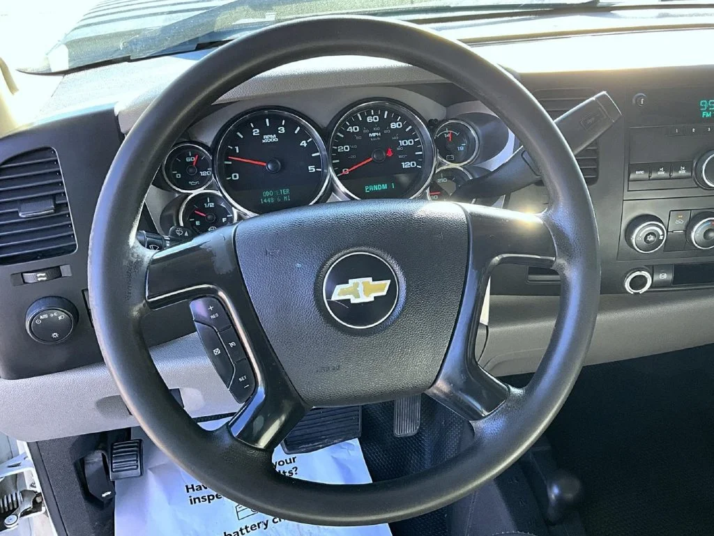 Used 2013 White Chevrolet Work Truck image 11