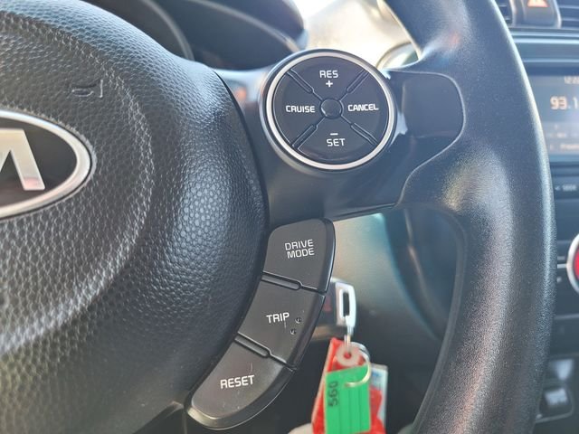 Used 2017 Silver Kia Plus image 26