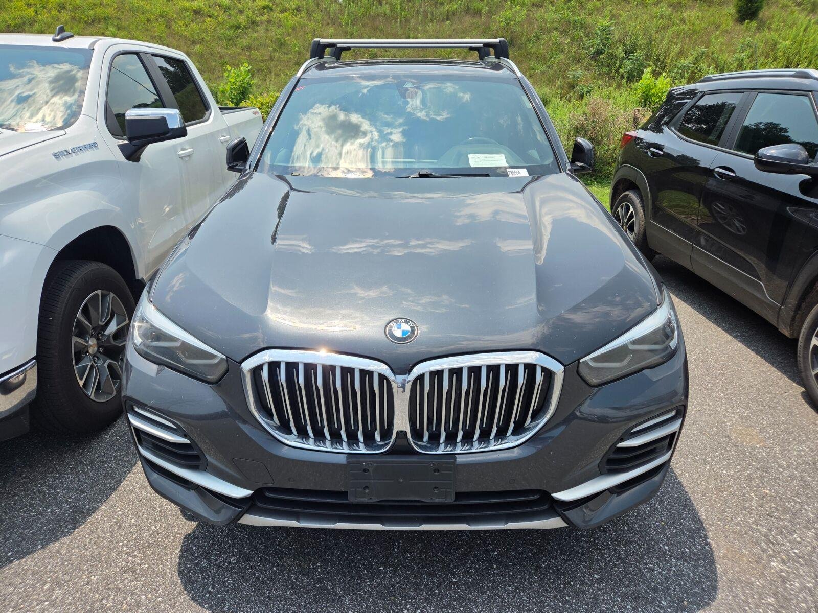 Used 2019 Grey BMW xDrive40i image 2