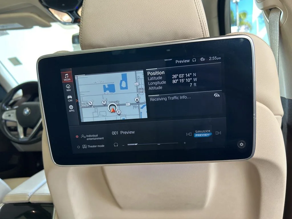 Used 2019 Black BMW xDrive40i image 32