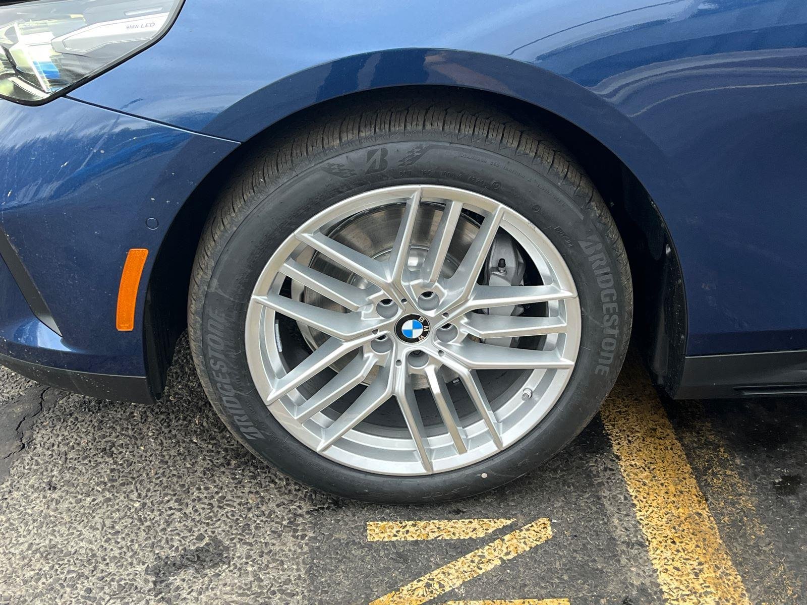 2025 BMW 5 Series 530i - Photo 8