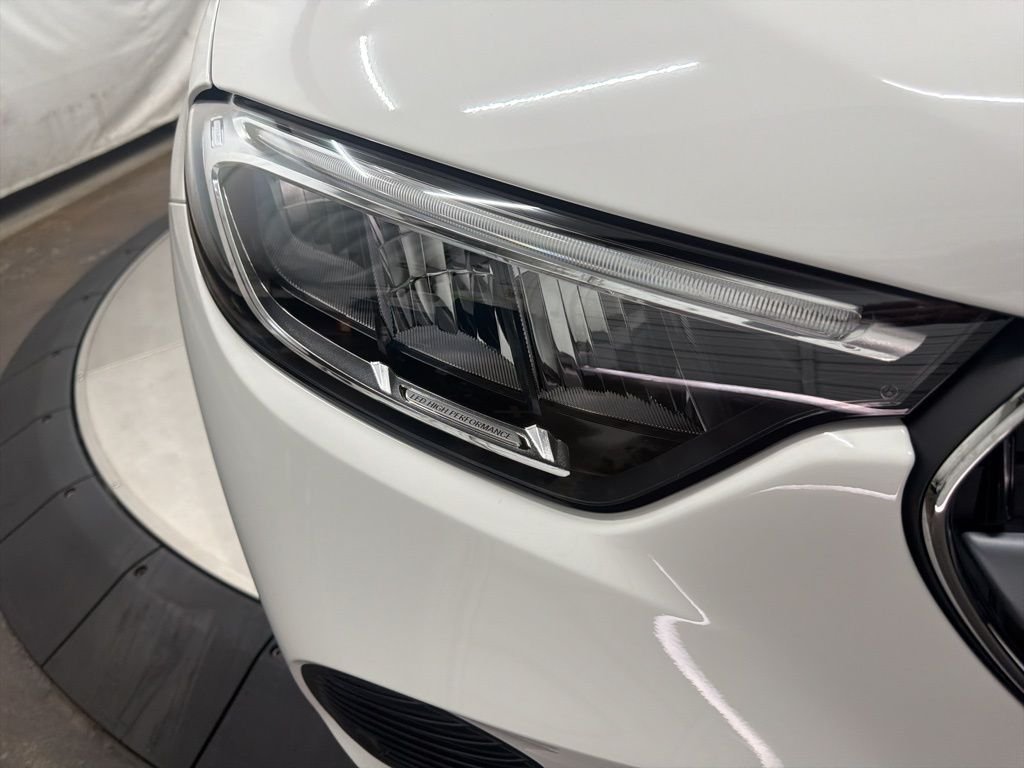 Used 2026 White Mercedes-Benz GLC 300 image 10