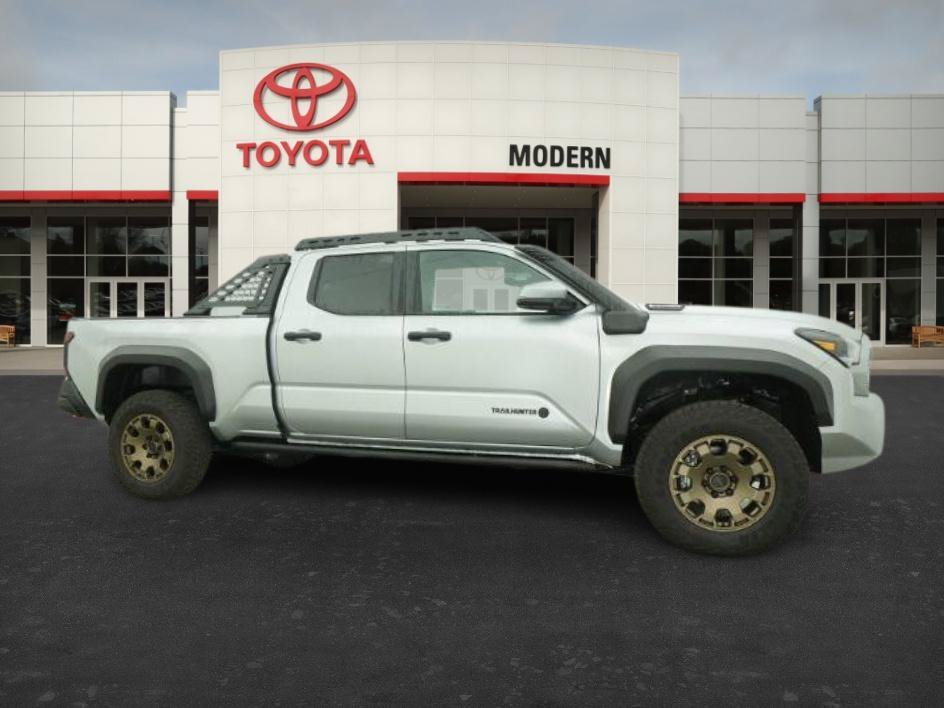 New 2025 Celestial Silver M Toyota Trailhunter image 28