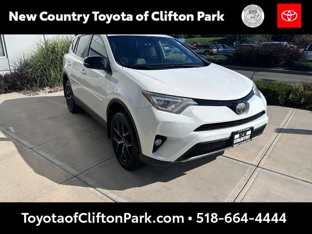 2017 Toyota RAV4 SE