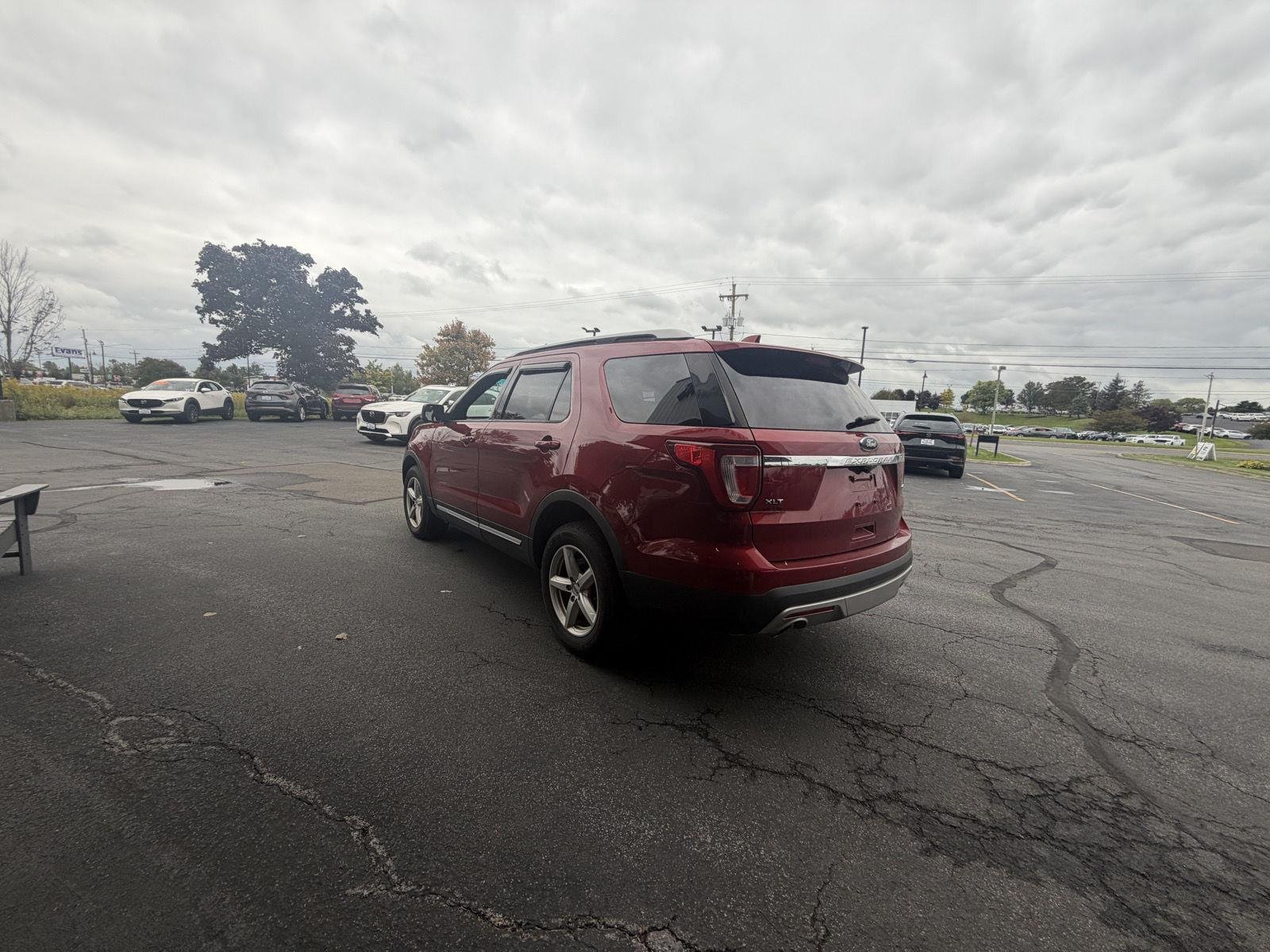 Used 2016 Ruby Red Metallic Tinted Clearcoat Ford XLT image 6