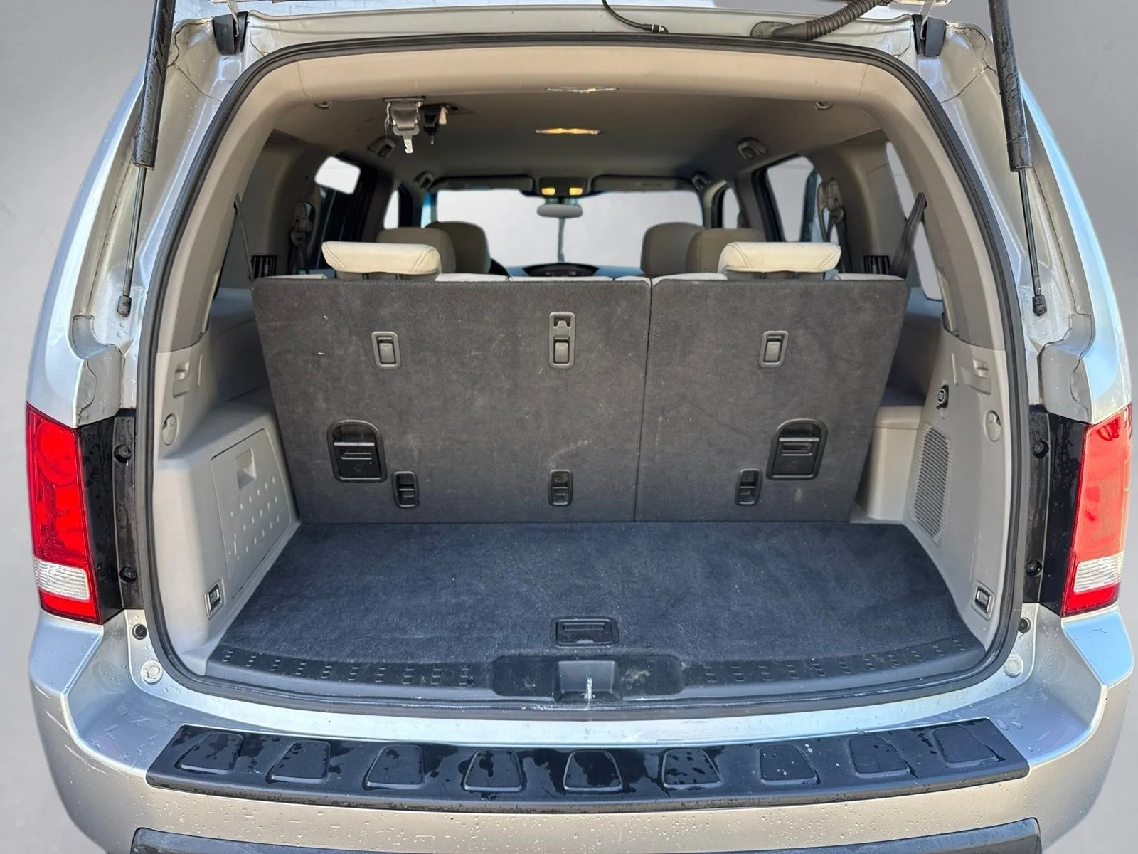 Used 2010 Silver Honda LX image 21