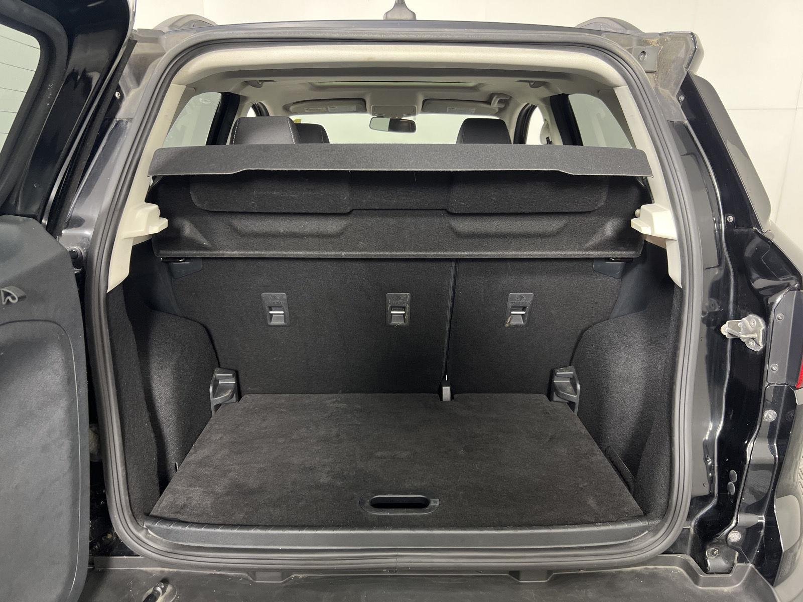 Used 2019 Shadow Black Ford SE image 21