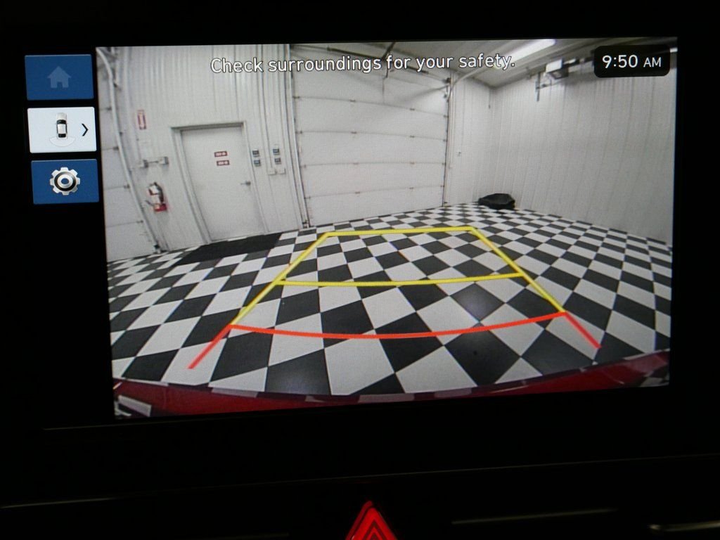 2025 Hyundai Elantra SE - Photo 17