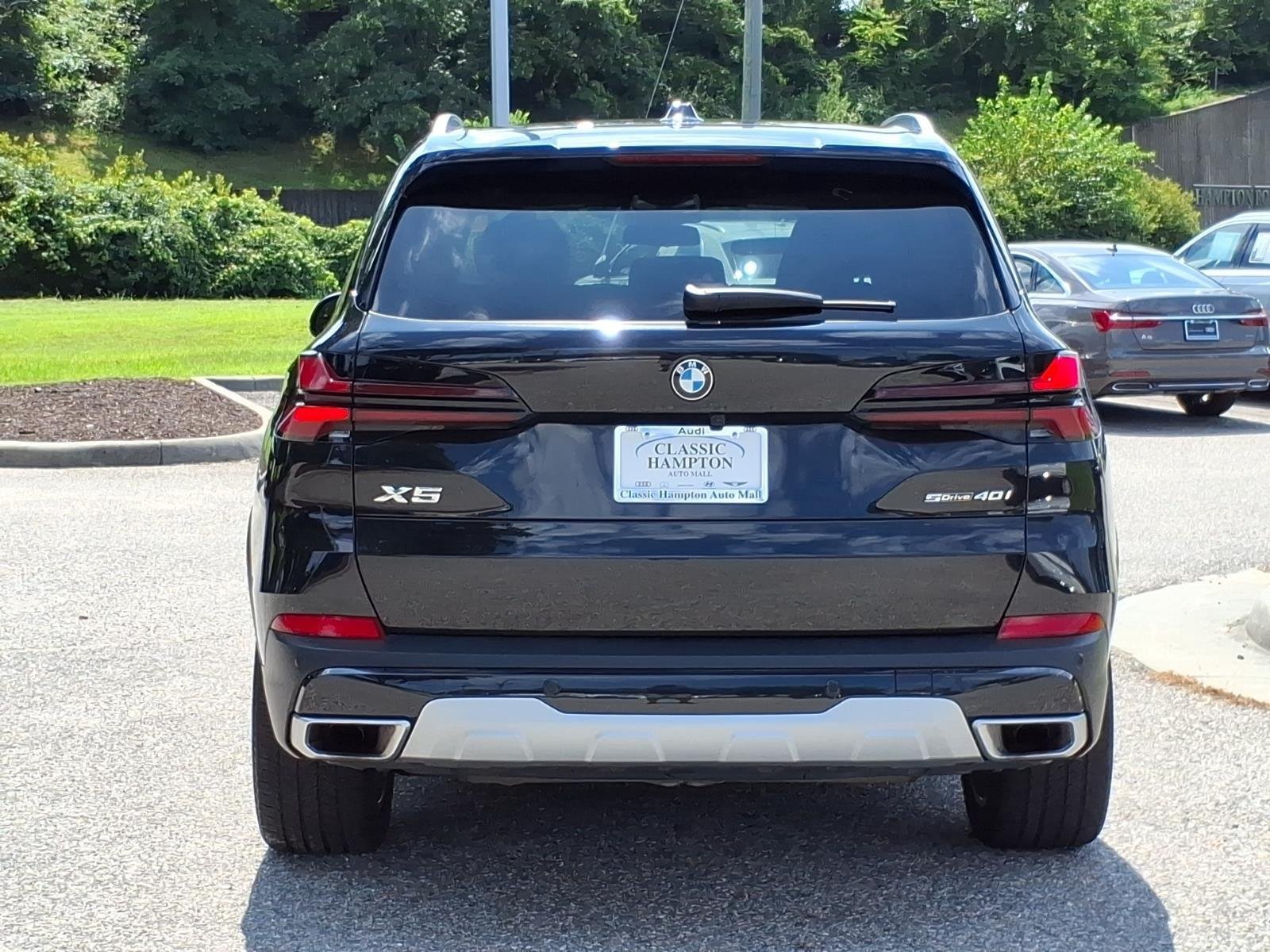 Used 2026  BMW sDrive40i image 9