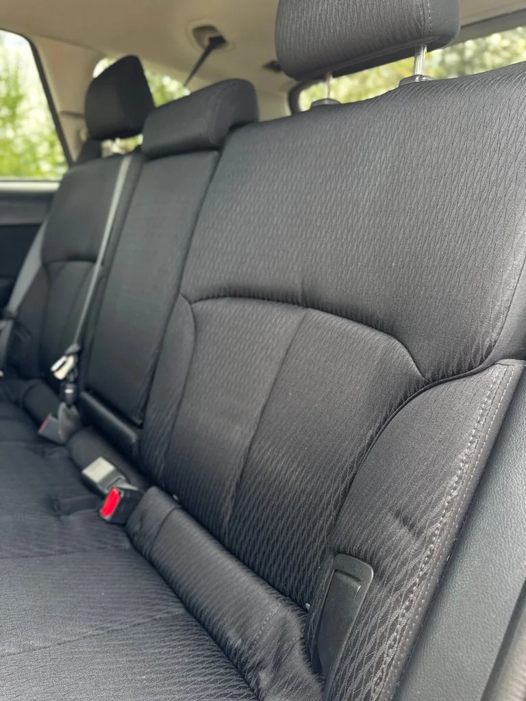 Used 2011 Silver Subaru 2.5i Premium image 31