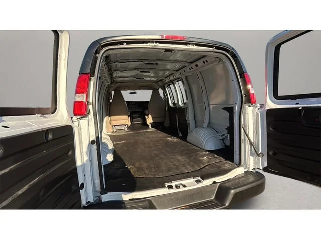 Used 2023 Summit White GMC Work Van image 33
