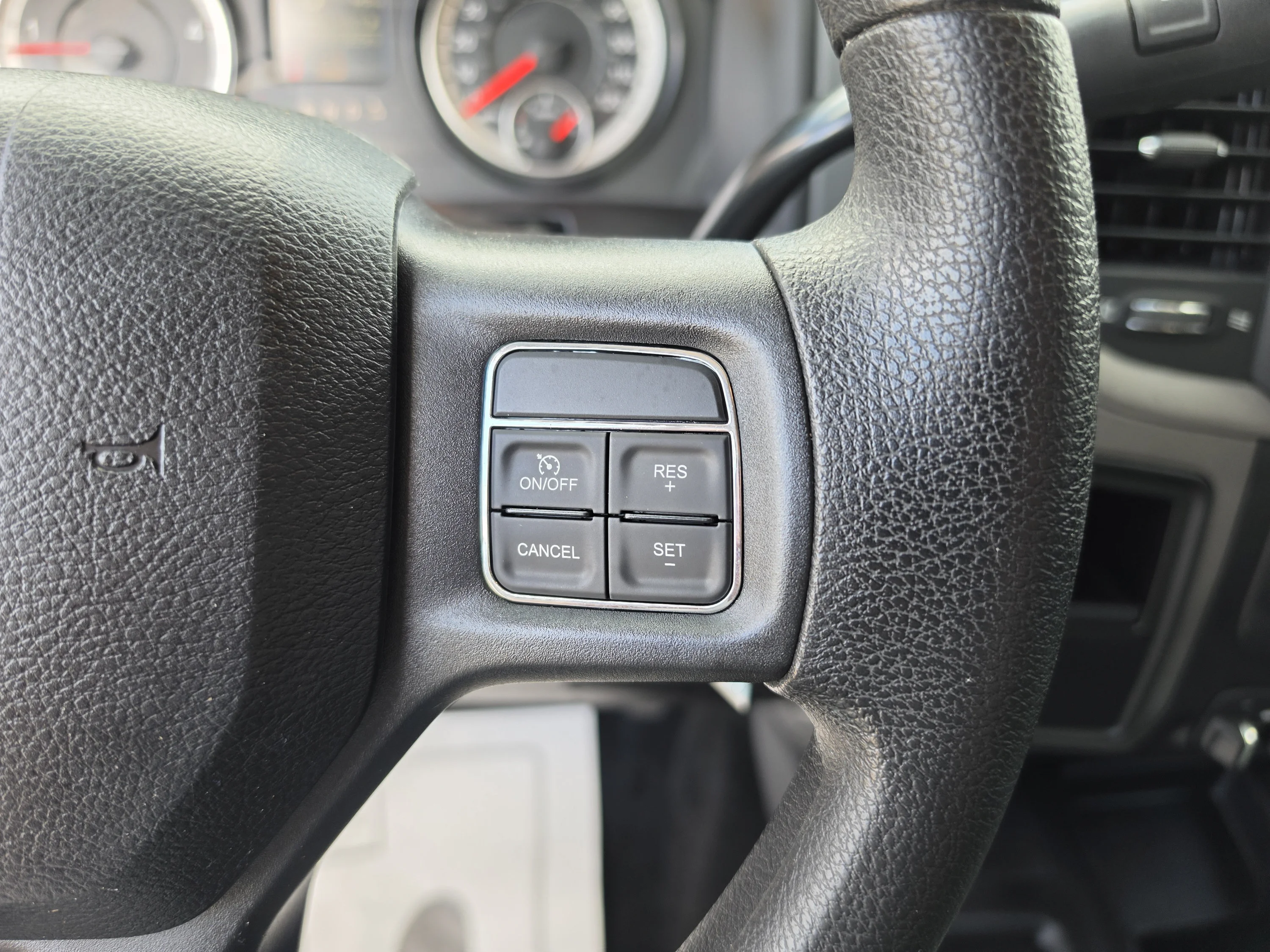 Used 2016 Delmonico Red Pearlcoat Ram Tradesman image 33